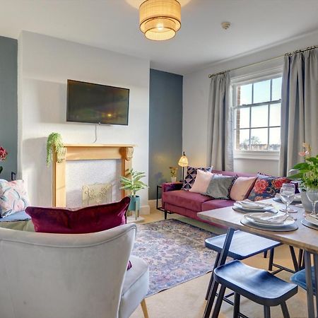 Regency Nest By Spa Town Property - Stylish 3 Bedroom Apartment On 2 Floors, Central Royal Leamington Spa Exterior foto