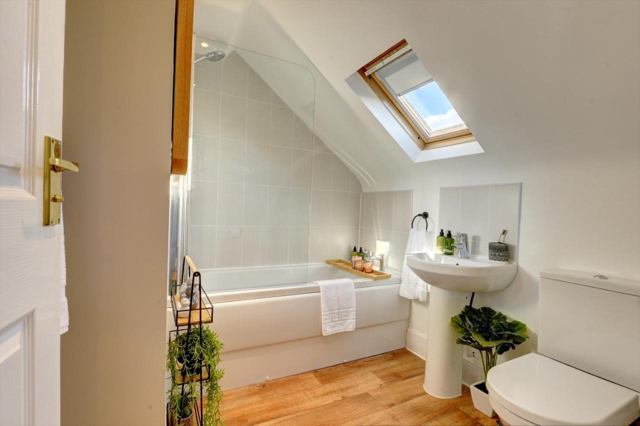 Regency Nest By Spa Town Property - Stylish 3 Bedroom Apartment On 2 Floors, Central Royal Leamington Spa Exterior foto