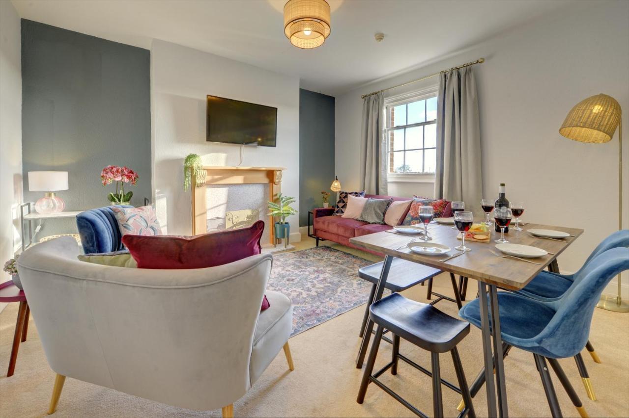 Regency Nest By Spa Town Property - Stylish 3 Bedroom Apartment On 2 Floors, Central Royal Leamington Spa Exterior foto