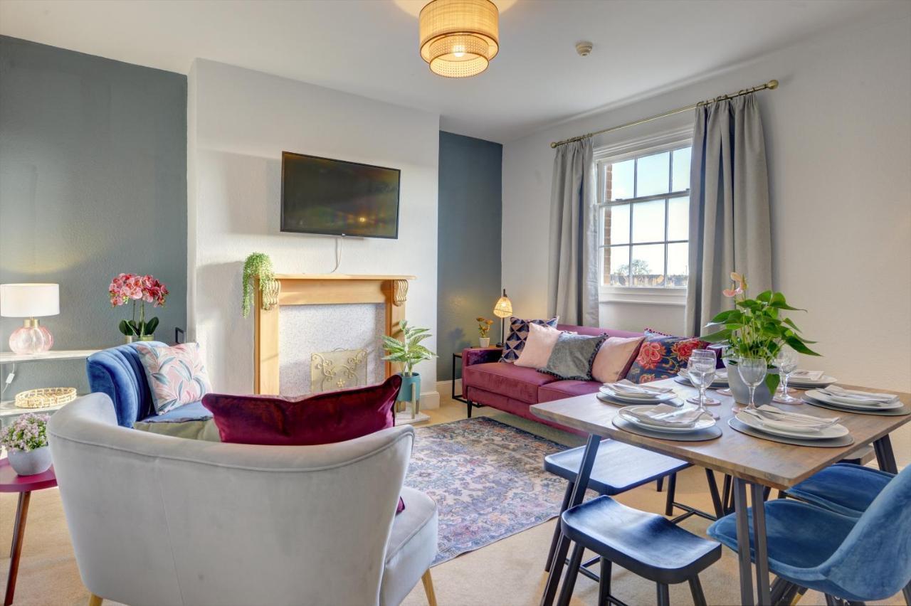 Regency Nest By Spa Town Property - Stylish 3 Bedroom Apartment On 2 Floors, Central Royal Leamington Spa Exterior foto
